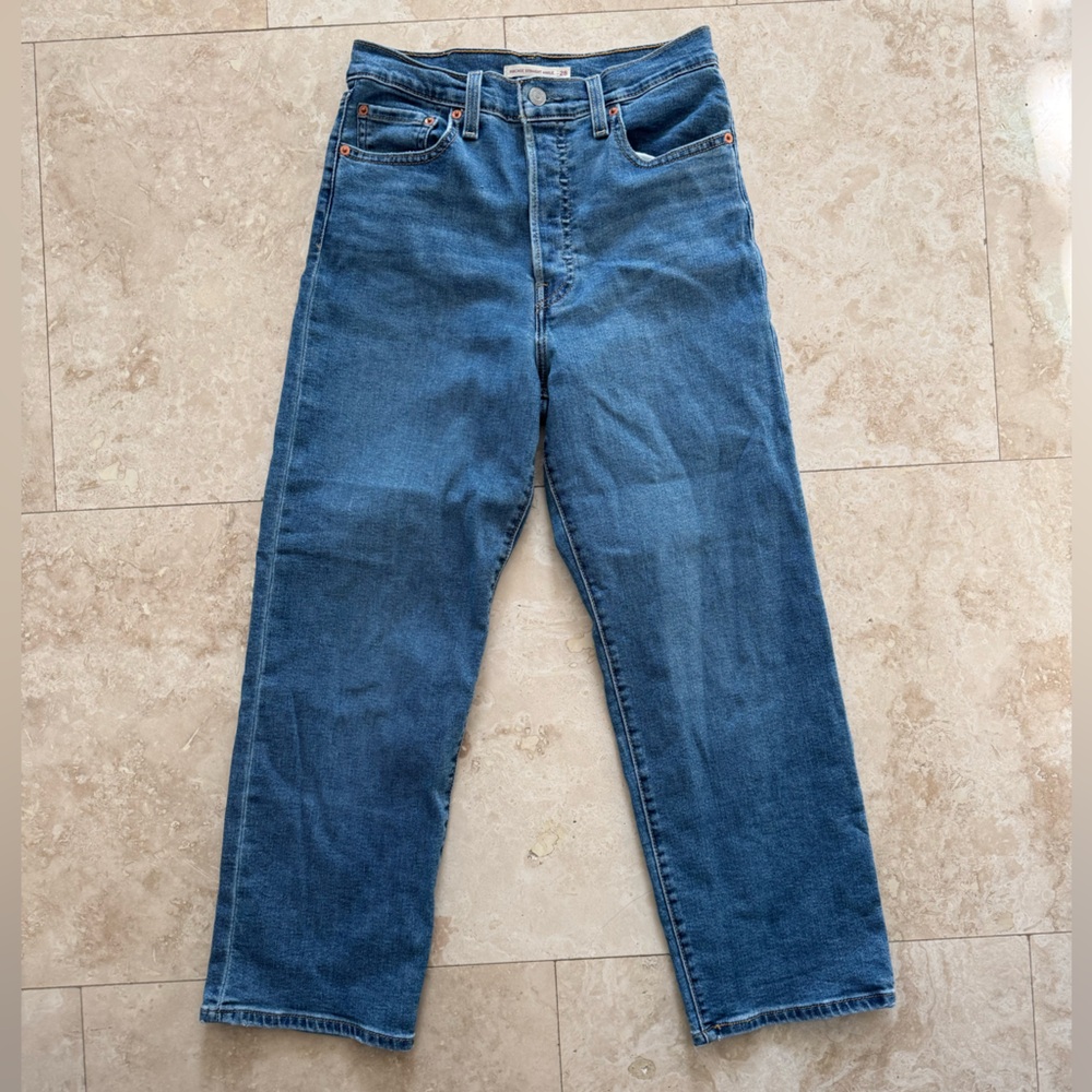 Levi’s Ribcage Straight Ankle Jeans